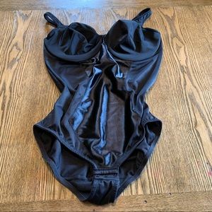 2/$25 Flexees Shape wear Sz 38D